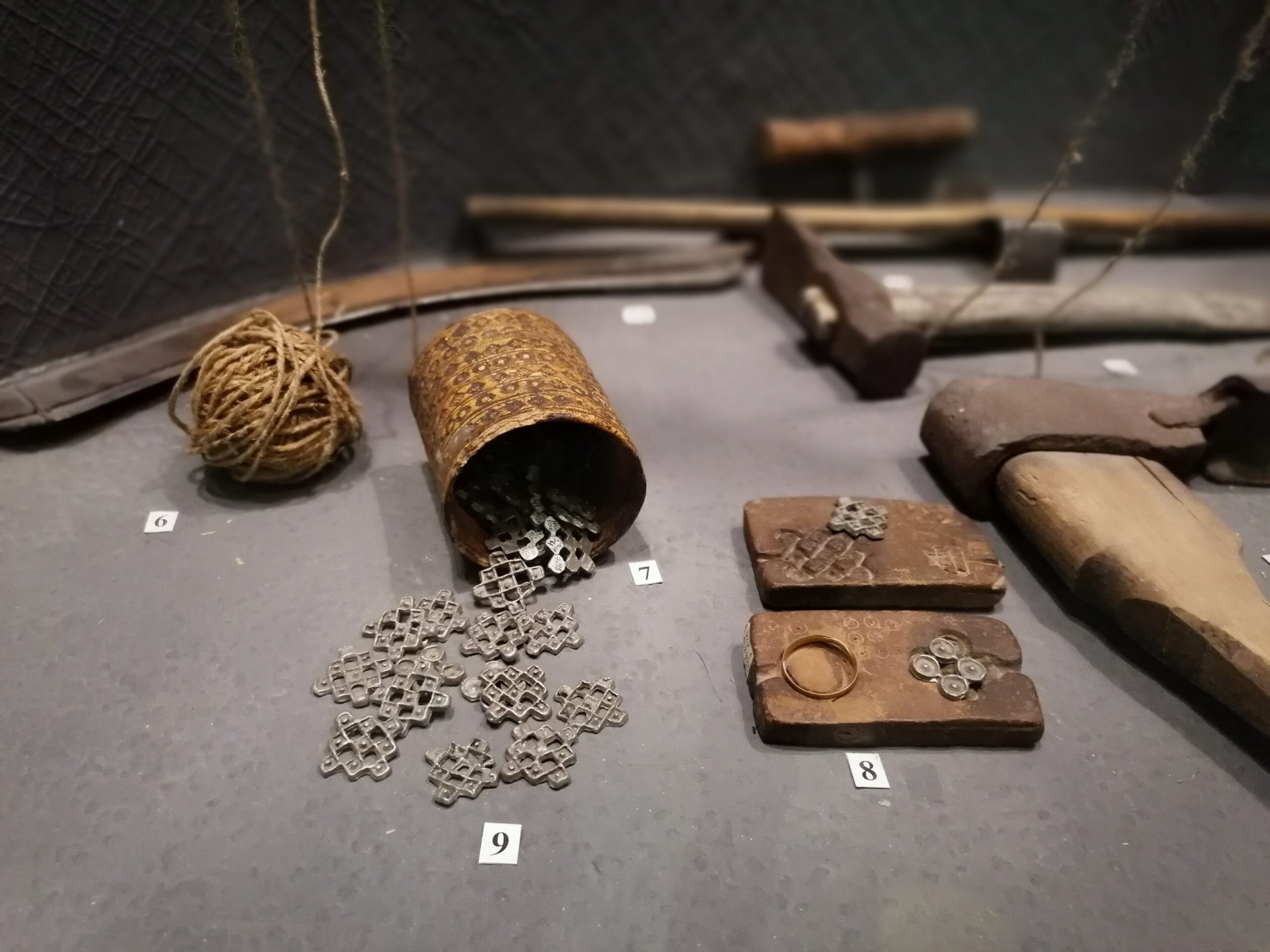 Отливка для украшения одежды... Отливка для украшения одежды...