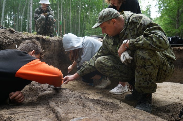 В Священной Кедровой Роще в ХМАО-Югре нашли вождеское захоронение возрастом 1,5 тыс. лет 